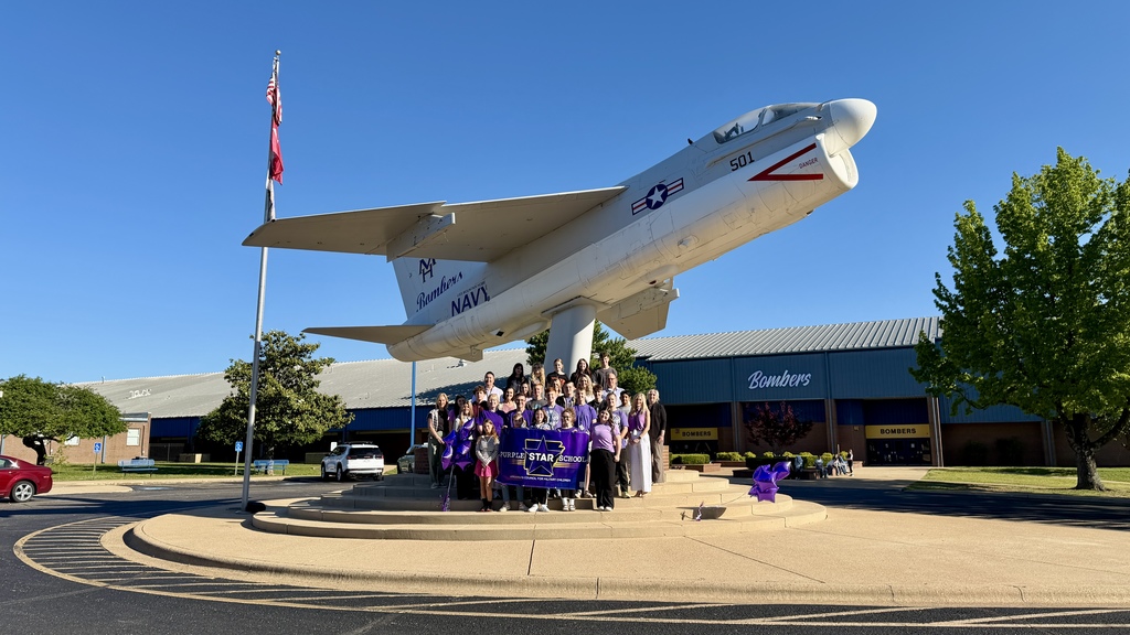 MHJH and MHHS Students and Staff at the Purple Heart Banner Presentation