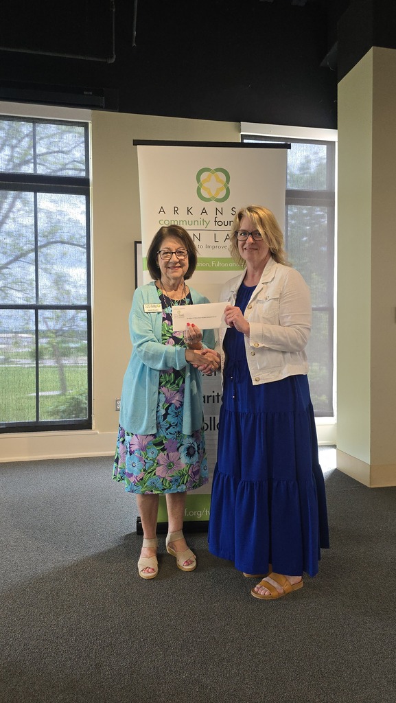 Mrs. Heather Hatman receiving a grant from the Twin Lakes Community Foundation.