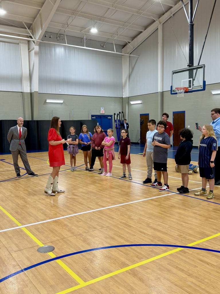 Gov. Sarah Huckabee Sanders congratulating the Hackler students on a winning video