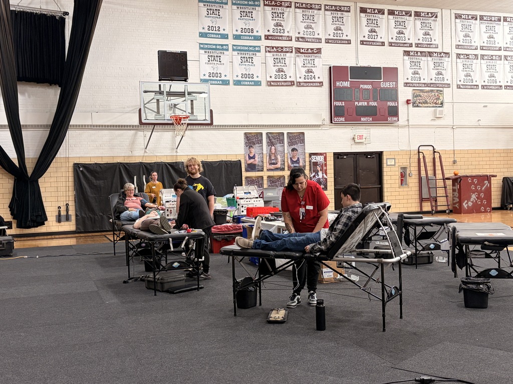 3 people Donating blood