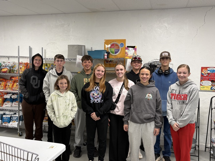 food pantry volunteers