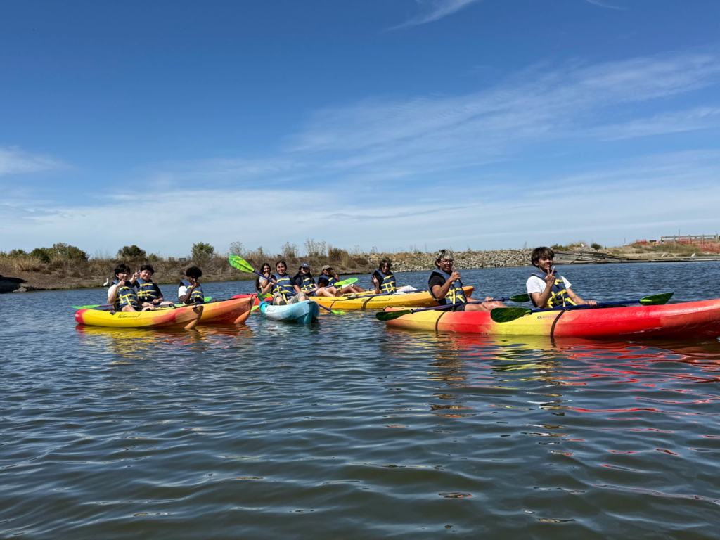 PE 4 class enjoyed a fun day out on the water, kayaking at Shoreline Lake in Mountain View!