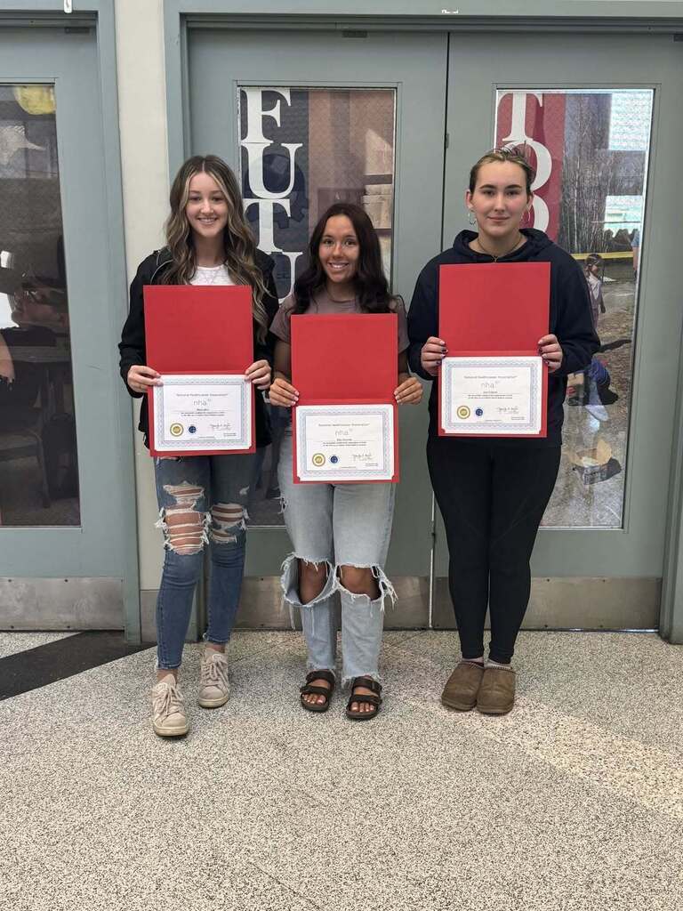 L-R: Macie Albert, Riley Guerrette, and Zoie Caldwell