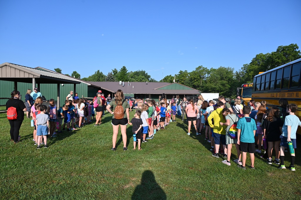 kids in lines