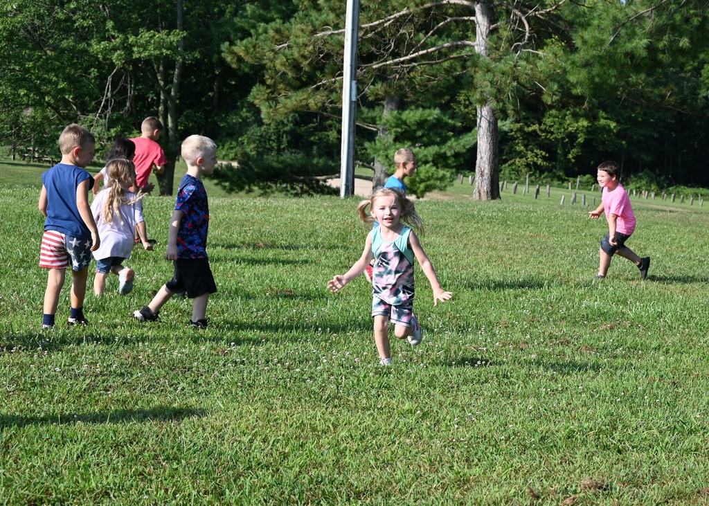 kids running
