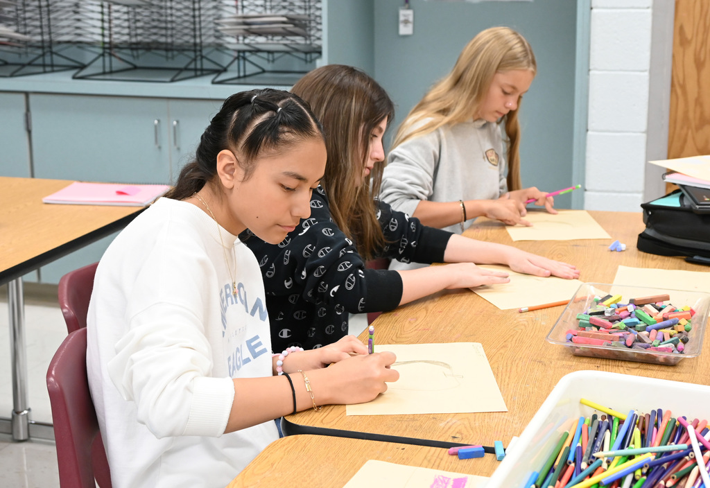 students drawing