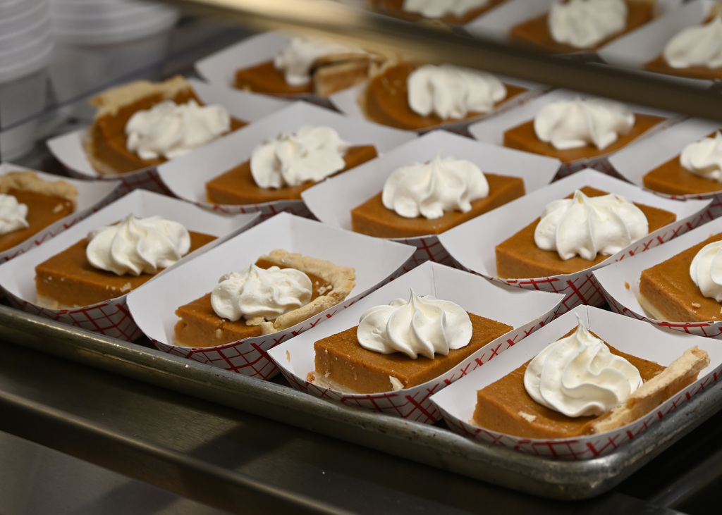 pumpkin pie slices