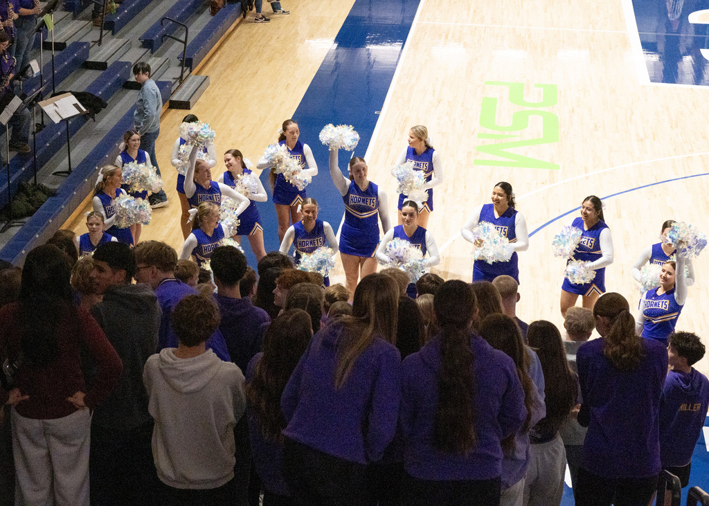 cheerleaders leading game