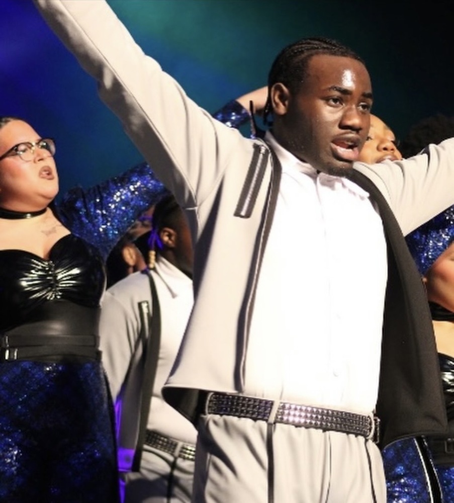 Kori Smith performs with Connection show choir