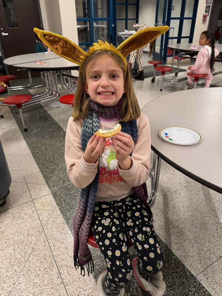 Cookie decorating and eating!