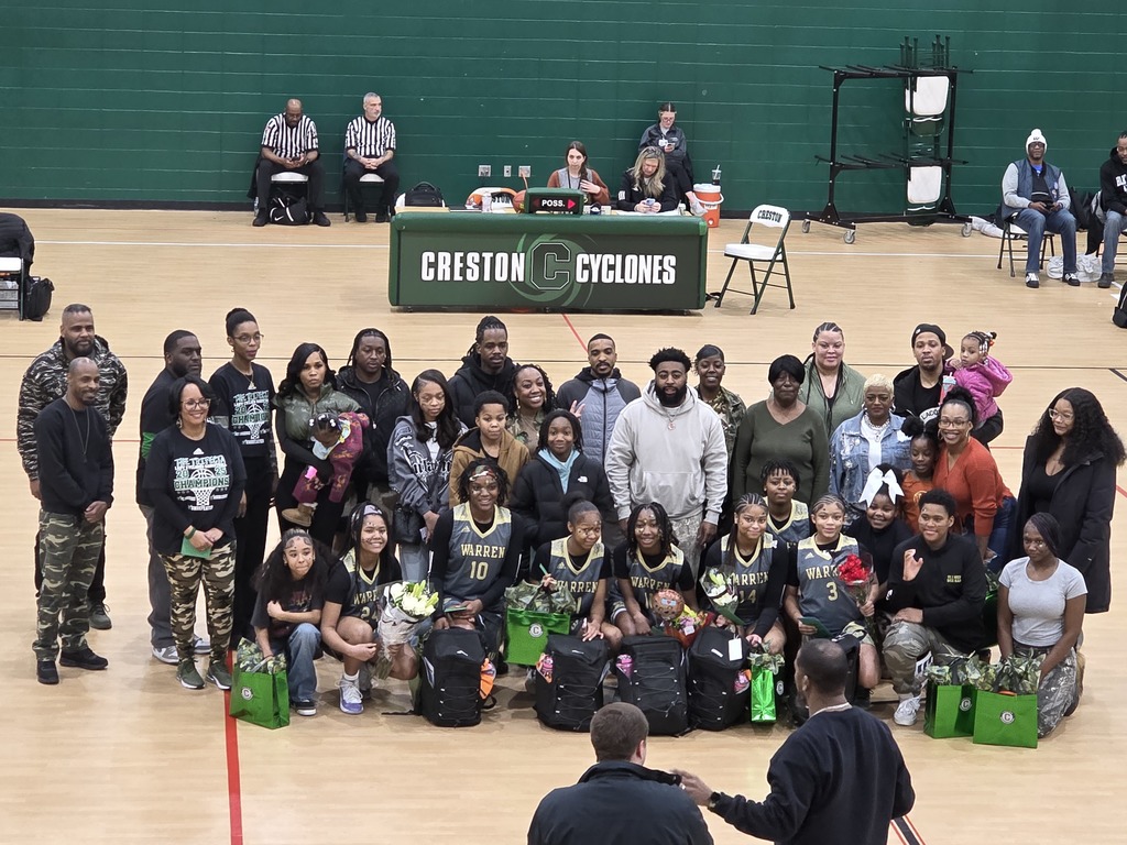 𝟖𝐭𝐡 𝐠𝐫𝐚𝐝𝐞  𝐜𝐞𝐥𝐞𝐛𝐫𝐚𝐭𝐢𝐨𝐧 𝐍𝐢𝐠𝐡𝐭 𝐠𝐫𝐨𝐮𝐩 𝐩𝐡𝐨𝐭𝐨