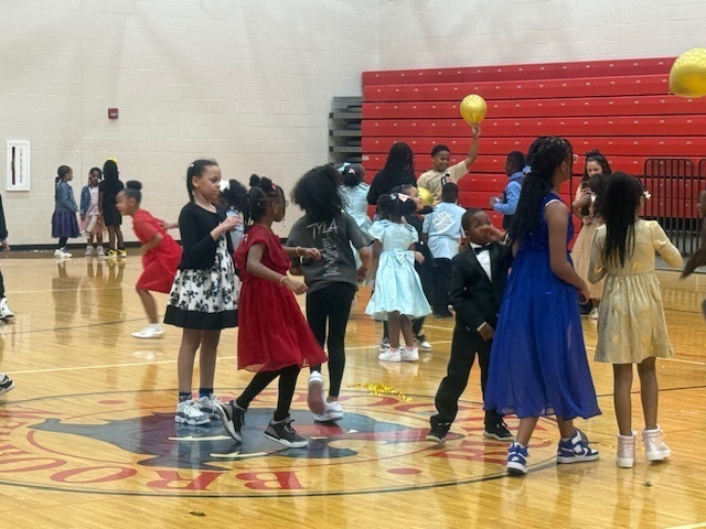 Sneaker Ball Dancing 