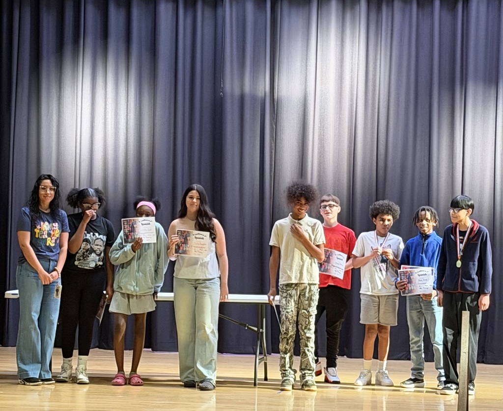7th Grade Awards. Congratulations!