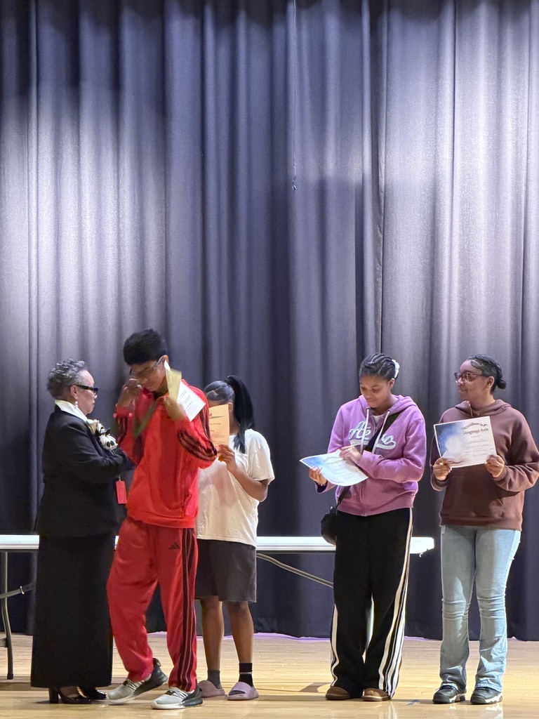 7th Grade Awards. Congratulations!