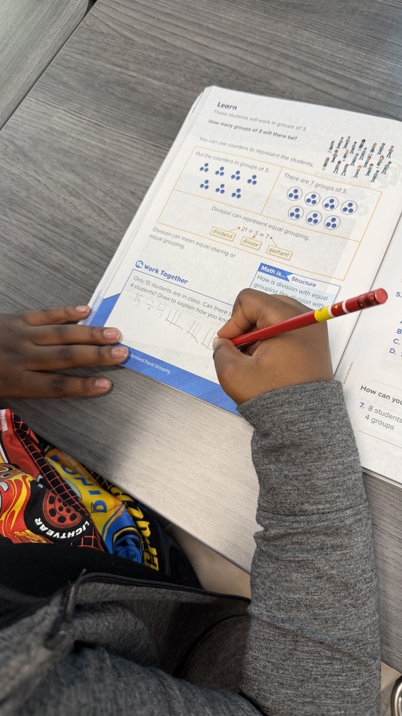 3rd grade students using drawings to solve multiplication problems