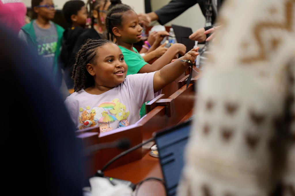 Sunny Heights at School Board Meeting