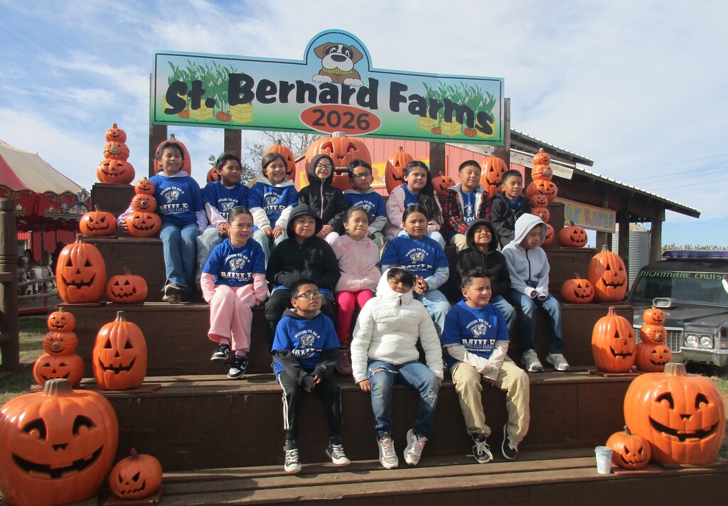 26.10.28 - Dillman 2nd Grade Field Trip part 2