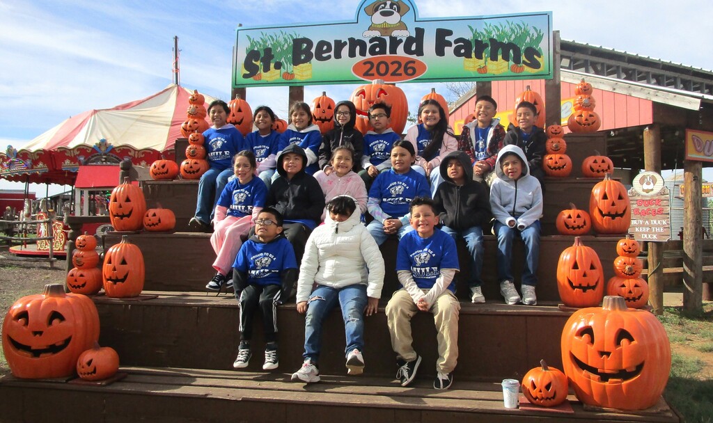26.10.28 - Dillman 2nd Grade Field Trip part 2