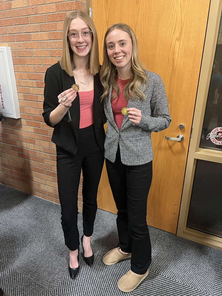 Sydnee Cheever and Harper Andersen losing with Swede tournament medals
