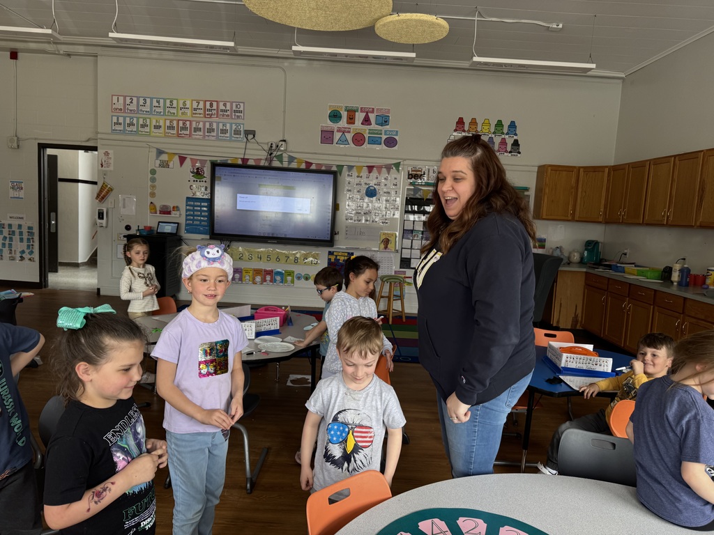 Mrs. VanBuren got Emma, Wylder & Annie to guess her 3 songs.