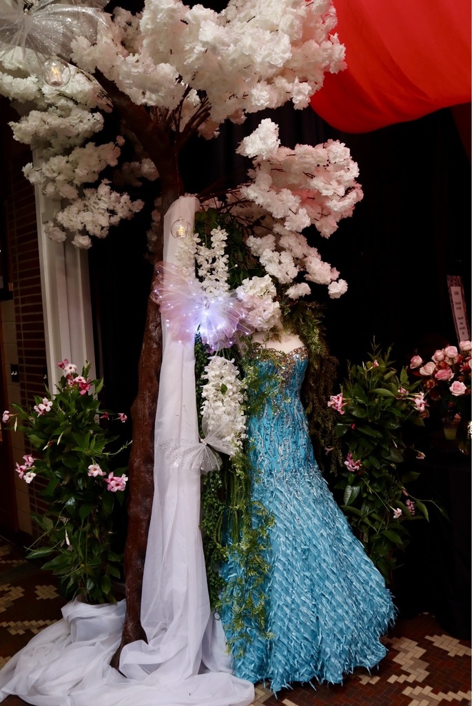 Rainbow Auction decor