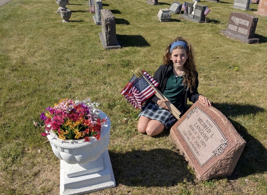Flags on Graves