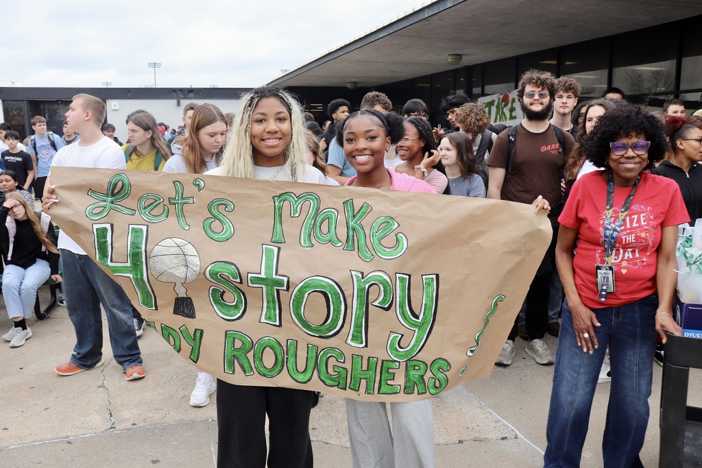 Lady Roughers Baskebtall Team