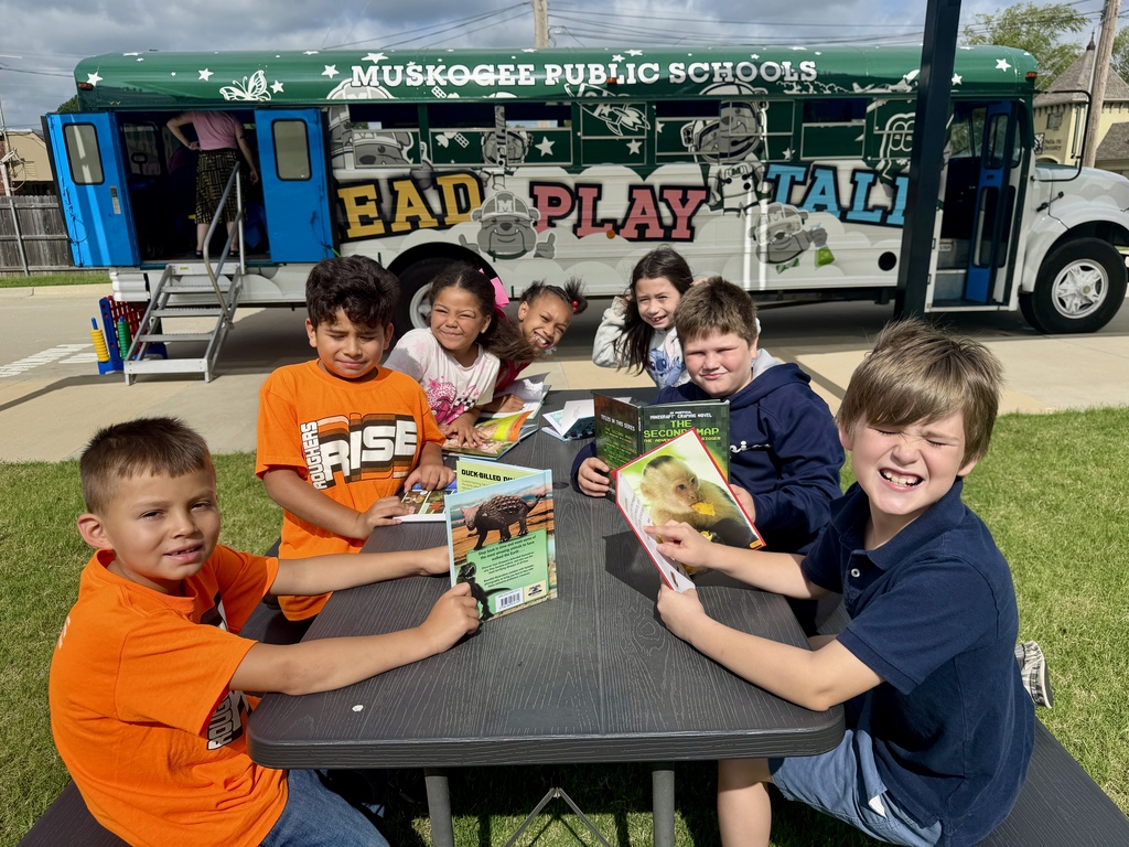 Read Play Talk Bus 
