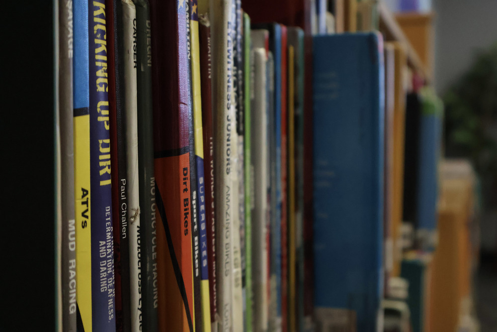 A closeup of a bookshelf in the Napavine Elementary library.
