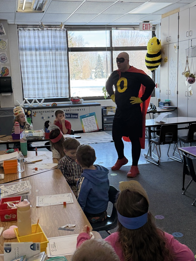 Zero the Hero talking with the students