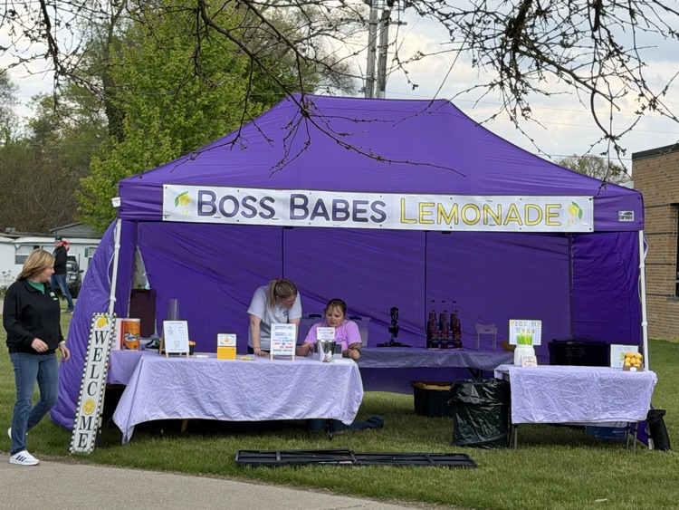 Boss Babes lemonade stand