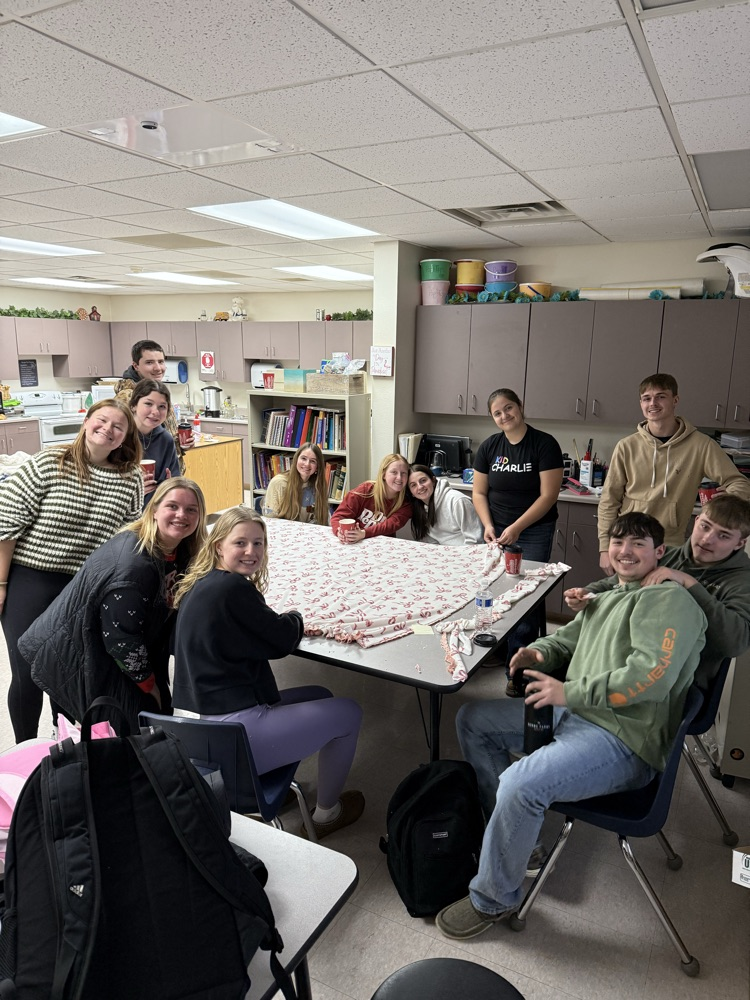 kids making the blankets