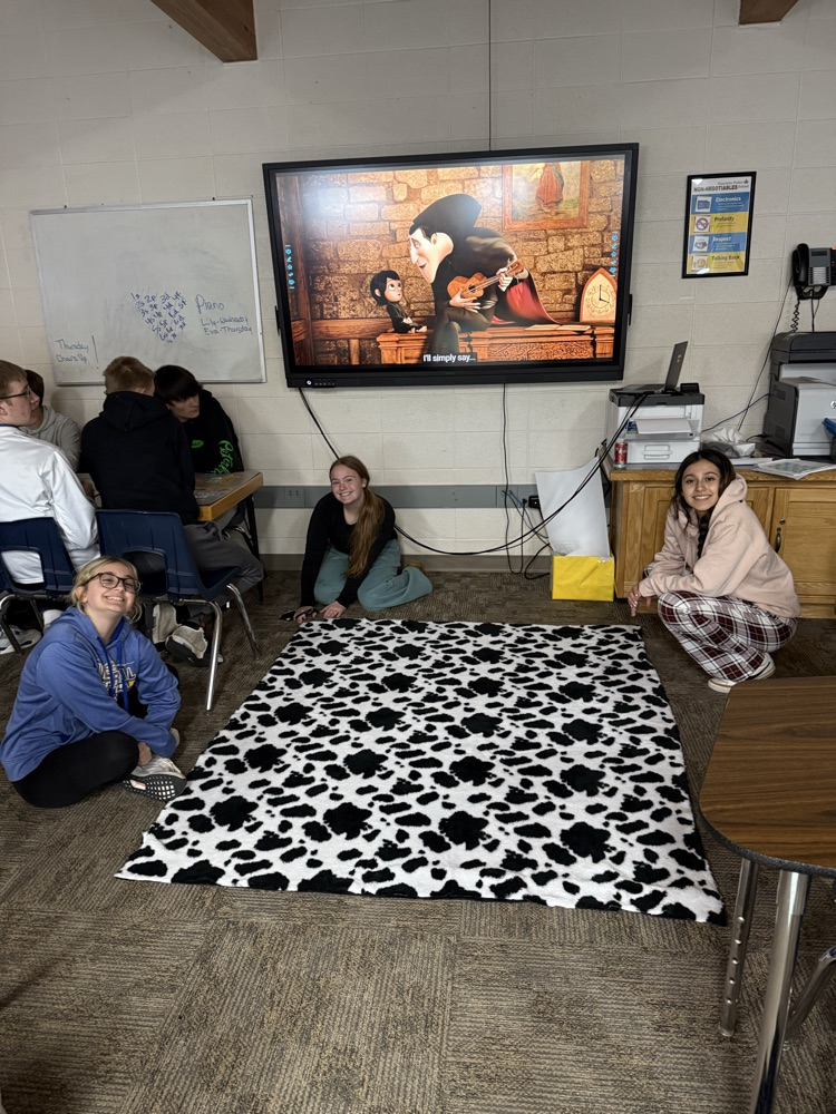 kids making the blankets