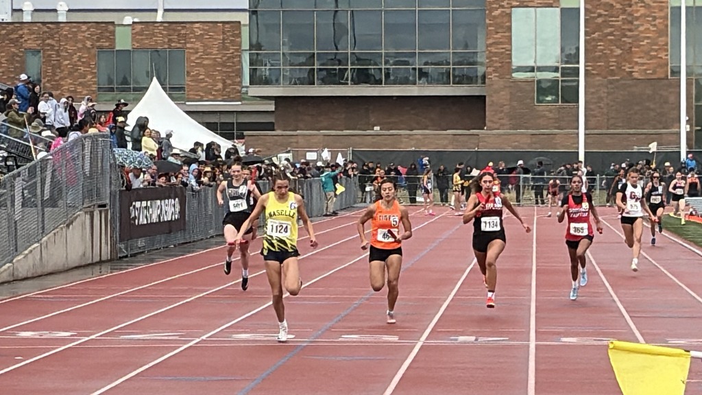 4X100 Relay and 400m Run