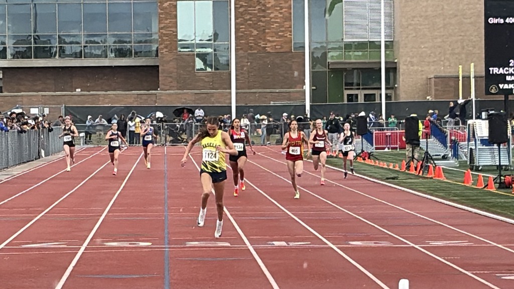 4X100 Relay and 400m Run