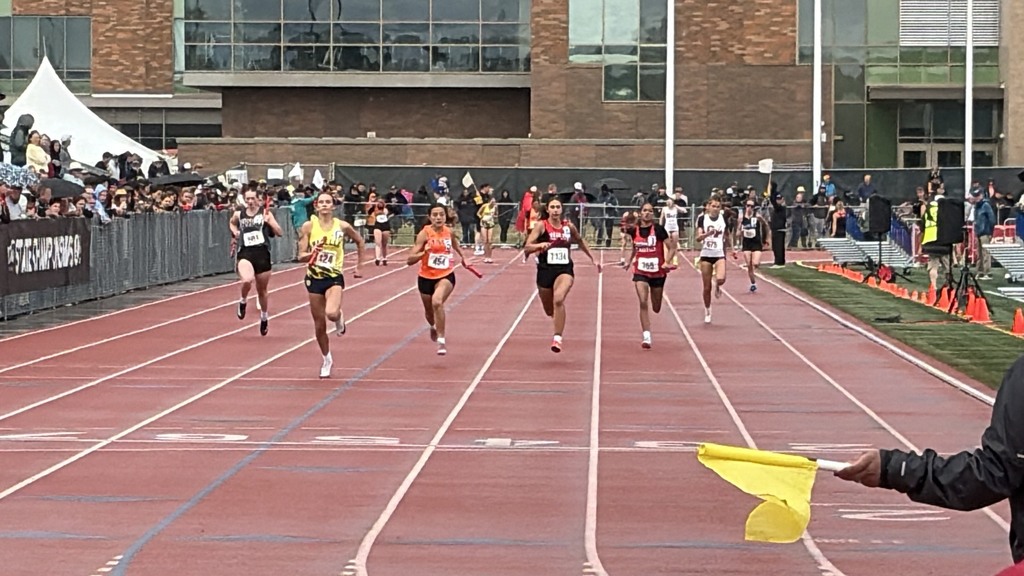 4X100 Relay and 400m Run