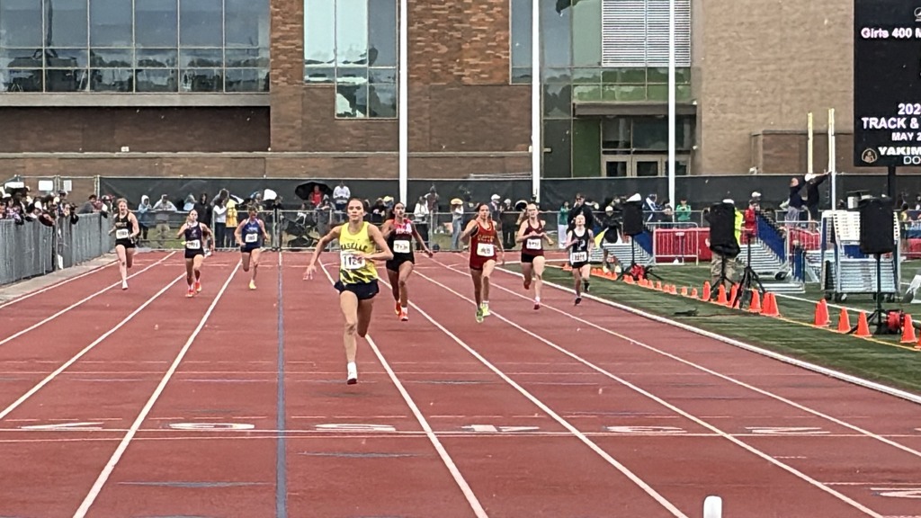4X100 Relay and 400m Run