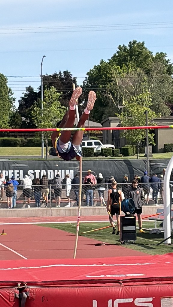 Boys' Pole Vaulters