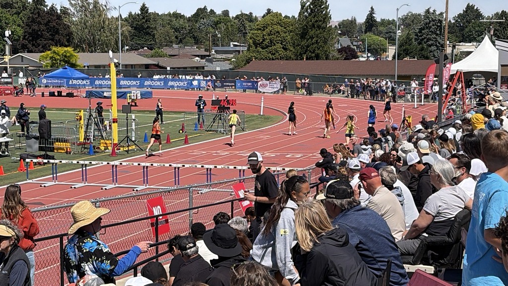 Our 300m hurdlers!