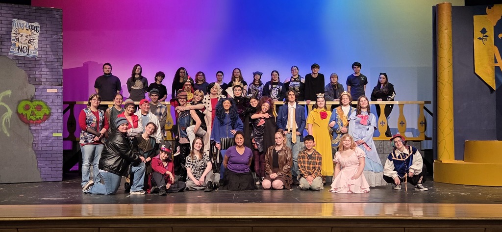 cast and crew of descendants