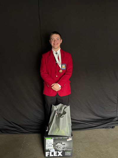 Isak Bloom - Gold Medalist