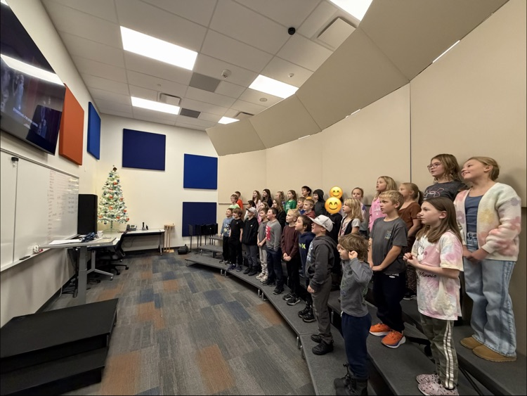 3rd grade preps for their performance!