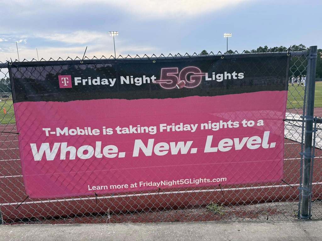 friday night lights 5g banner from t-mobile