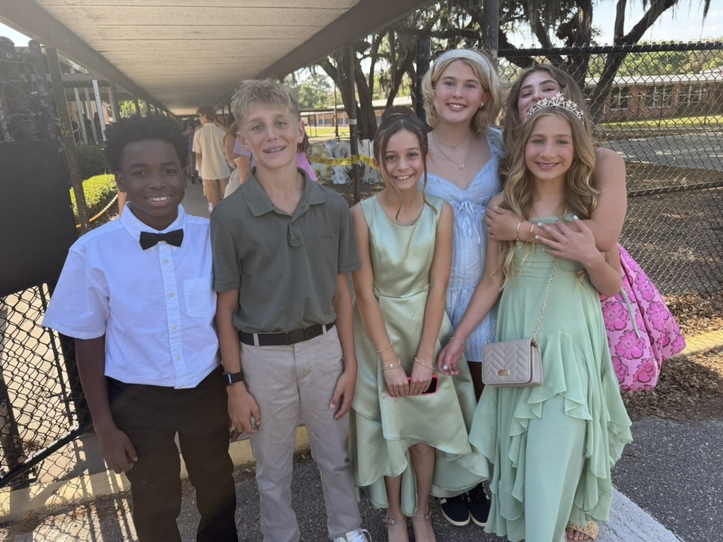 FBMS Students posing for a picture before the dance