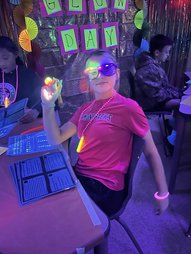 Glow Day stations