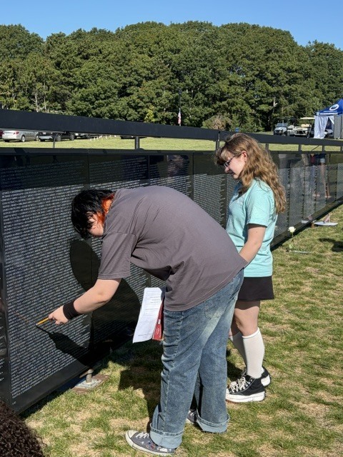 NRHS Students visit The Wall that Heals, a 3/4 scale replica of the Vietnam Memorial