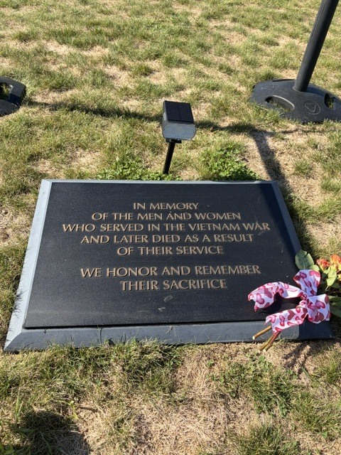 NRHS Students visit The Wall that Heals, a 3/4 scale replica of the Vietnam Memorial