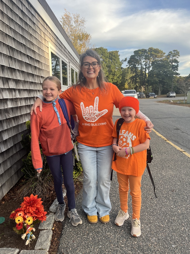 OES proudly celebrated Unity Day in vibrant orange, promoting safe spaces! Mrs. Wright led classroom activities that inspired kindness and inclusivity. 