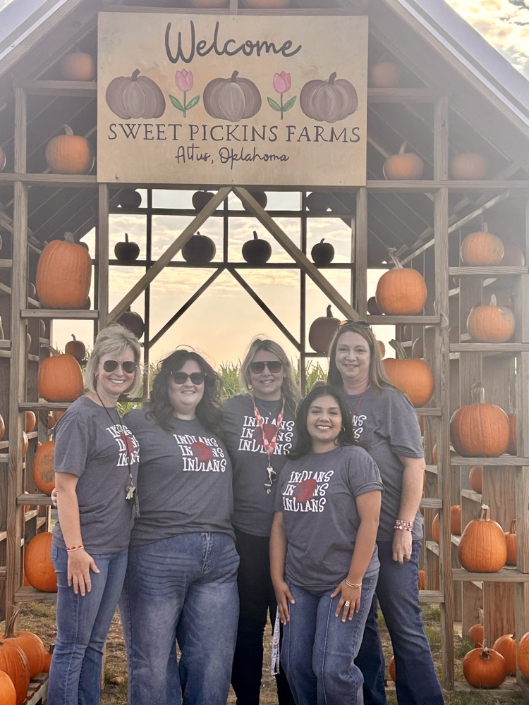 elementary at the pumpkin patch