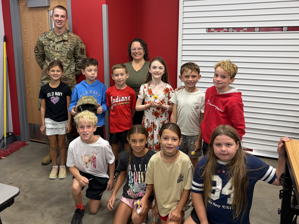 Elementary visiting Mrs. Curry’s STEM class